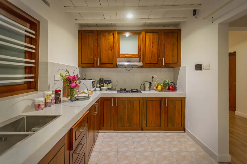 Fully-Equipped Modern Kitchen with Quartz Countertops